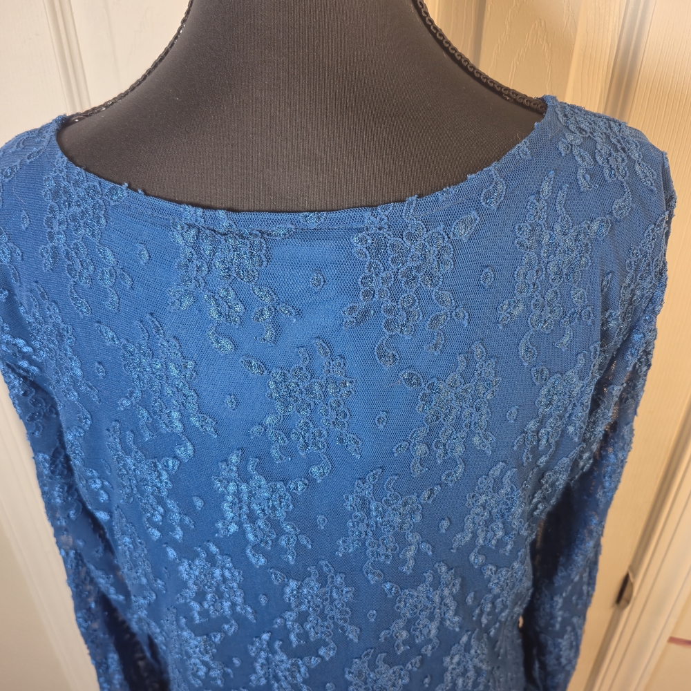 NWT Dialogue Royal Blue Teal Floral Lace Overlay Top Size M – Feminine - Picture 7 of 9
